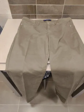 Pantalón Mango Talla 46 Verde Oliva están perfecto