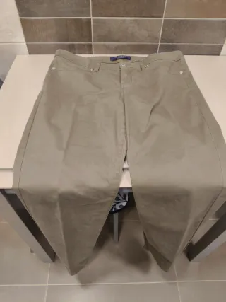 Pantalón Mango Talla 46 Verde Oliva están perfecto