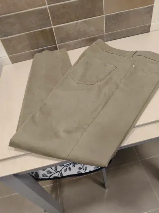 Pantalón Mango Talla 46 Verde Oliva están perfecto