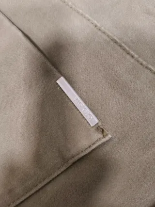 Pantalón Mango Talla 46 Verde Oliva están perfecto