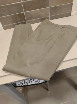 Pantalón Mango Talla 46 Verde Oliva están perfecto