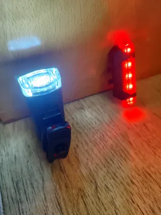 2 Luces LED bicicleta Nuevas estrenar