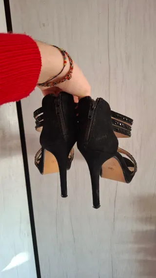 Scarpe décolletè nere con brillantini