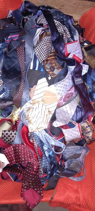 Corbatas, a elegir, 10€ (cada una).