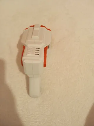 Pistola de burbujas roja