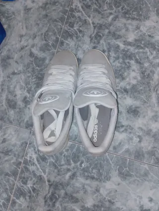 Zapatillas Adidas Campus Grises y Blancas