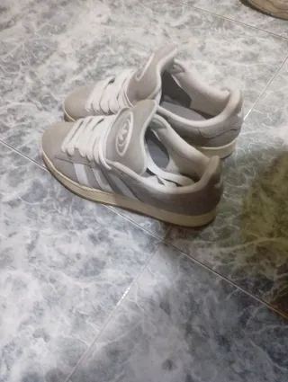 Zapatillas Adidas Campus Grises y Blancas