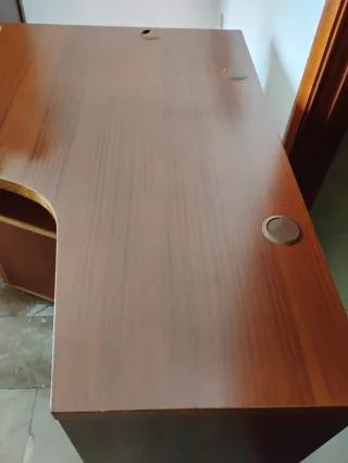 Scrivania ad angolo artigianale in legno