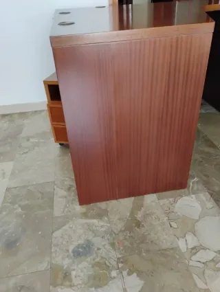 Scrivania ad angolo artigianale in legno