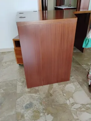 Scrivania ad angolo artigianale in legno