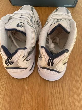 New Balance 530 Talla 43 Plata/Blanco