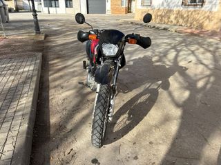 Honda XR 125 cc Negra y Roja