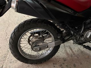 Honda XR 125 cc Negra y Roja