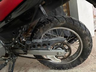 Honda XR 125 cc Negra y Roja