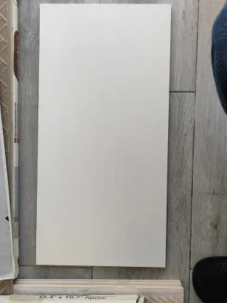 Baldosas de pared blancas rectificadas