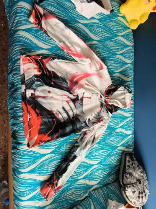 Sudadera Anime Estampado Rojo y Blanco