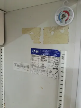 Nevera vertical una puerta