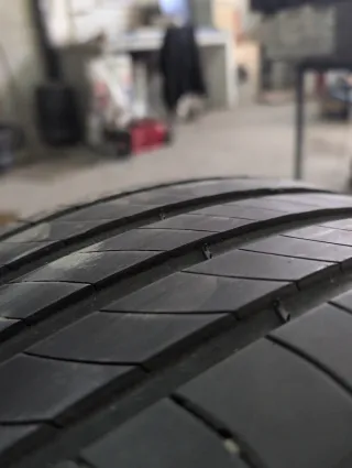 Michelin 225/55 R18 102V Neumático