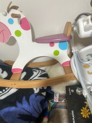Caballito de madera para bebé sin usar