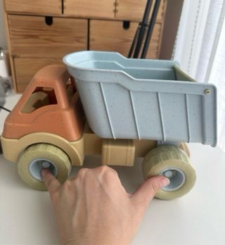 Camión de juguete de bio plástico