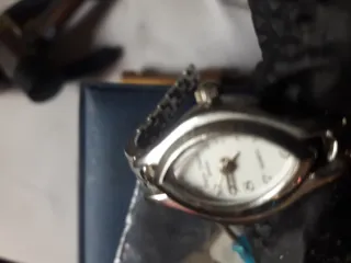 Reloj suizo vintage plata y blanco