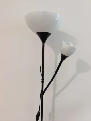 Lámpara de pie Ikea TÅGARP.