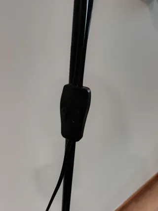 Lámpara de pie Ikea TÅGARP.