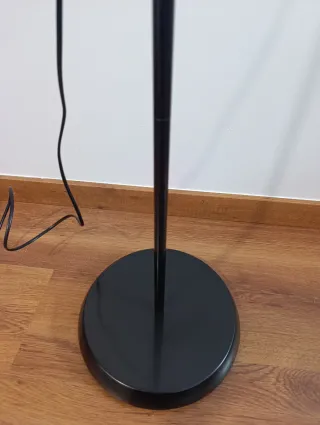 Lámpara de pie Ikea TÅGARP.