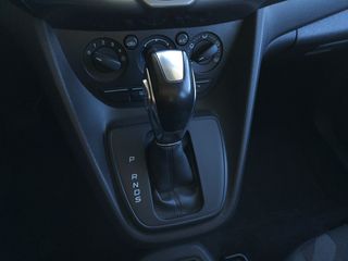 Ford Tourneo Connect Titanium Powershift
