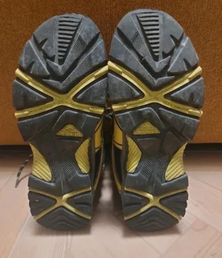 Scarpe McKinley trekking bambino nero giallo