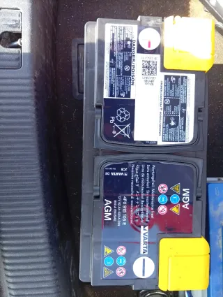 Batería AGM de coche segunda mano .nueva vale 240