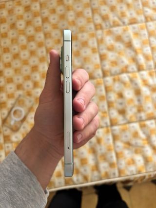 iPhone 15 Verde/Blanco