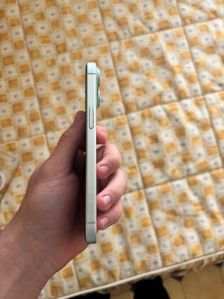 iPhone 15 Verde/Blanco