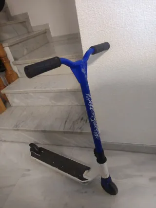 Patinete Scooter Azul y Blanco