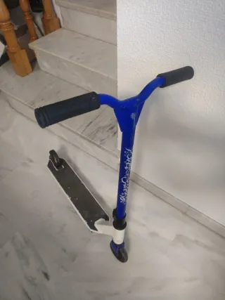 Patinete Scooter Azul y Blanco