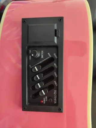 Guitarra Acústica Rosa con Funda