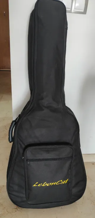 Guitarra Acústica Rosa con Funda