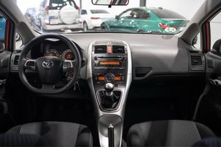 Toyota Auris 2010