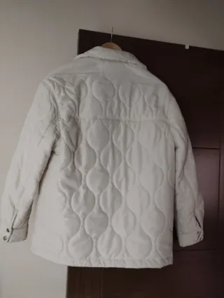 Chaqueta acolchada Bershka blanca Talla M