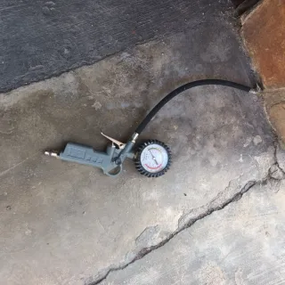 Pistola inflador neumáticos con manómetro