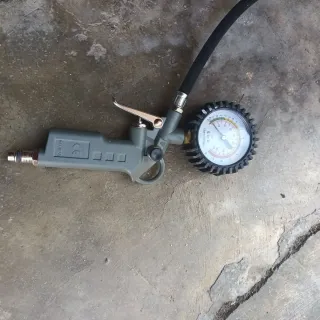 Pistola inflador neumáticos con manómetro