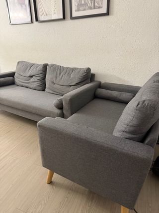 Sofá gris de tela