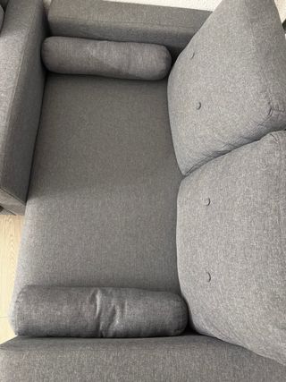 Sofá gris de tela