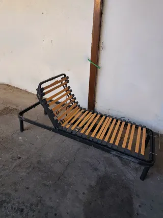 Cama articulada metálica y madera