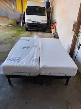 Cama articulada metálica y madera