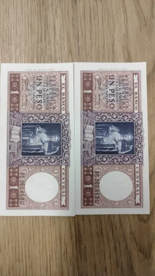 2 Banconote da 1 Peso Argentino Repubblica