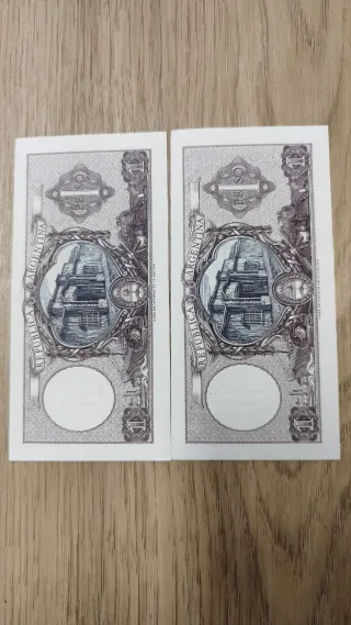 2 Banconote da 1 Peso Argentino Repubblica