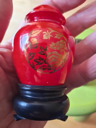 Avon Vintage Rojo Flor Dorada