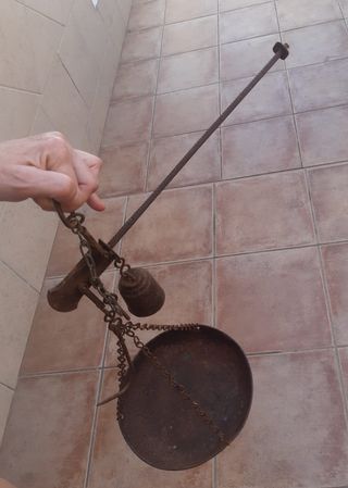 Romana CON plato. vintage antigua. En mano.