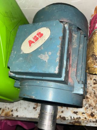 2 Motores industriales ABB MT80B19-8